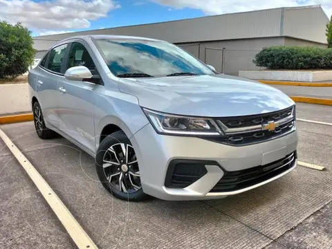 Chevrolet Aveo HB LT Plus usado (2024) color plateado precio $257,700