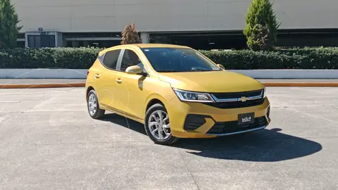 Chevrolet Aveo HB LT usado (2024) color Amarillo precio $259,800