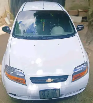 Chevrolet Aveo Sedan 1.6 Sinc usado (2005) color Blanco precio u$s3.700