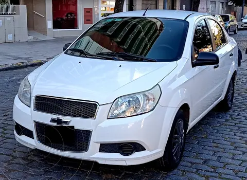 Chevrolet Aveo LS usado (2014) color Blanco precio u$s7.500