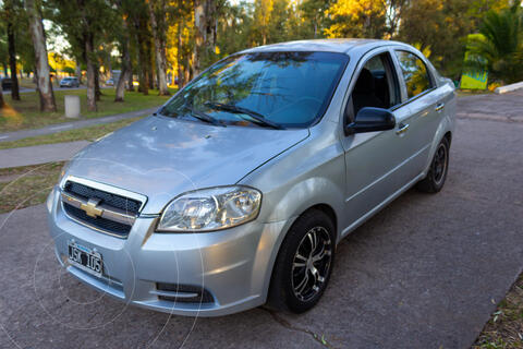 foto Chevrolet Aveo LS usado (2011) color Gris Plata  precio $1.350.000