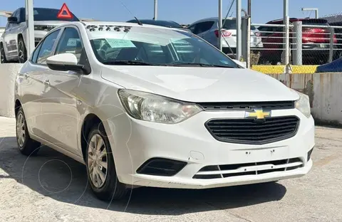 Chevrolet Aveo LS Aut usado (2022) color Blanco precio $200,000