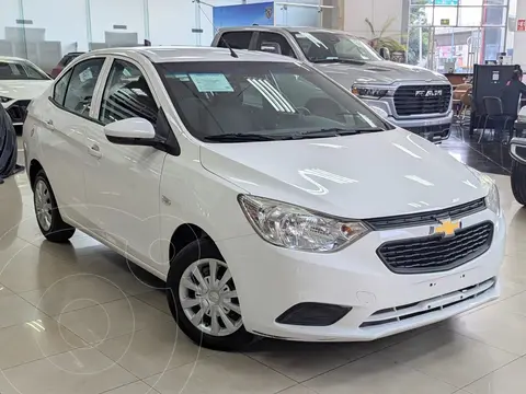 Chevrolet Aveo LS Aut usado (2023) color Blanco precio $215,000
