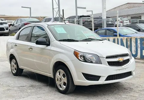 Chevrolet Aveo LT usado (2017) color Blanco precio $165,000