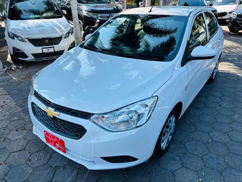 Chevrolet Aveo LS usado (2022) color Blanco financiado en mensualidades(enganche $58,319 mensualidades desde $5,180)