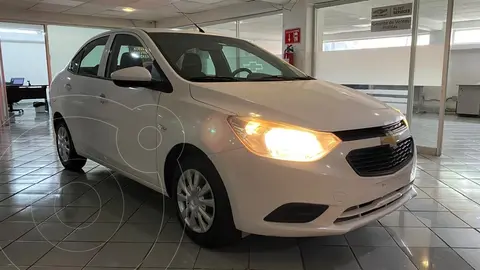 Chevrolet Aveo LS Aut usado (2021) color Blanco precio $187,900