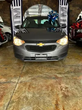 Chevrolet Aveo LS usado (2022) color plateado precio $222,000