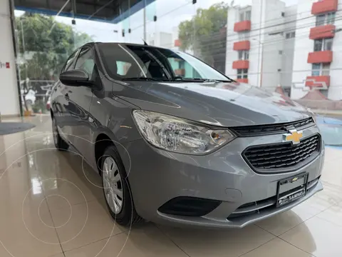 Chevrolet Aveo LS usado (2023) color Gris financiado en mensualidades(enganche $63,879 mensualidades desde $4,256)