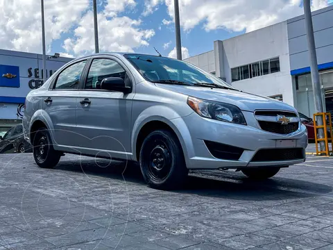 Chevrolet Aveo LS Aa radio (Nuevo) usado (2017) color plateado precio $135,000