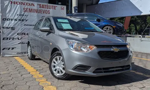 Chevrolet Aveo LS usado (2023) color Gris financiado en mensualidades(enganche $82,000 mensualidades desde $3,605)