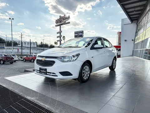 Chevrolet Aveo LS usado (2019) color Blanco financiado en mensualidades(enganche $37,180 mensualidades desde $3,805)