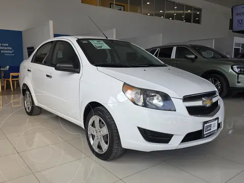 Chevrolet Aveo LT usado (2018) color Blanco financiado en mensualidades(enganche $53,375 mensualidades desde $5,770)