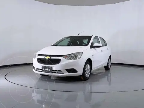 Chevrolet Aveo LS usado (2019) color Blanco precio $206,999