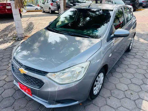 Chevrolet Aveo LS usado (2023) color Gris financiado en mensualidades(enganche $52,944 mensualidades desde $4,703)