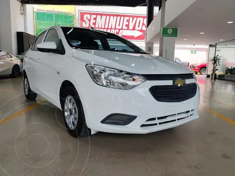 Chevrolet Aveo LS usado (2020) color Blanco precio $180,000