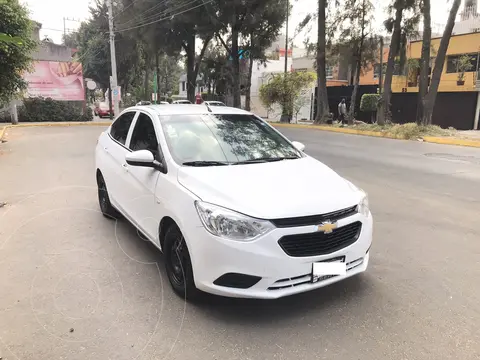 Chevrolet Aveo LT Bolsas de Aire y ABS Aut (Nuevo) usado (2018) color Blanco precio $185,000