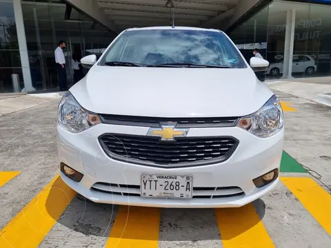 Chevrolet Aveo LT usado (2022) color Blanco financiado en mensualidades(enganche $55,000 mensualidades desde $7,036)