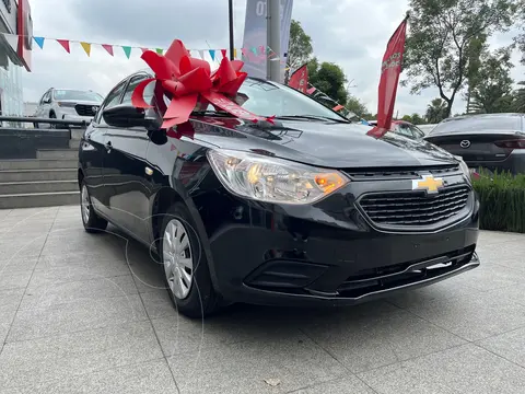 Chevrolet Aveo LS usado (2023) color Negro financiado en mensualidades(enganche $88,616 mensualidades desde $3,728)