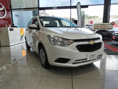 Chevrolet Aveo LS usado (2023) color Blanco financiado en mensualidades(enganche $89,870 mensualidades desde $3,861)