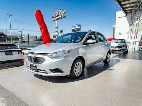 Chevrolet Aveo LS usado (2019) color plateado financiado en mensualidades(enganche $37,180 mensualidades desde $3,805)