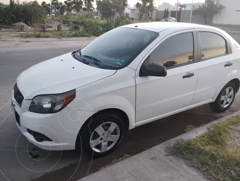 Chevrolet Aveo LS usado (2015) color Blanco precio $98,000