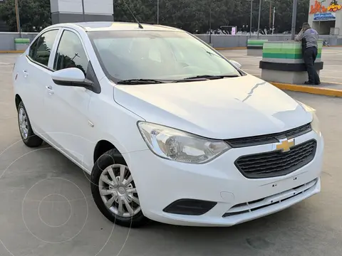Chevrolet Aveo LS Aut usado (2023) color Blanco financiado en mensualidades(enganche $87,696 mensualidades desde $3,767)