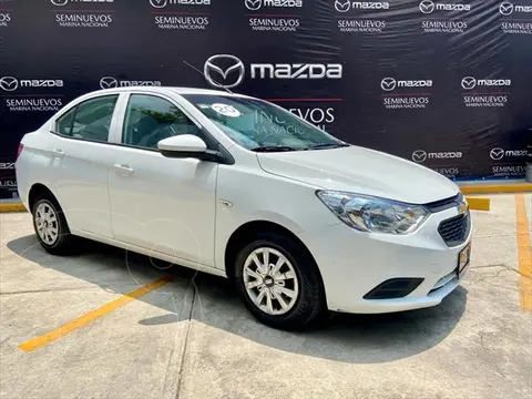 Chevrolet Aveo LS usado (2020) color Blanco financiado en mensualidades(enganche $42,120 mensualidades desde $4,866)