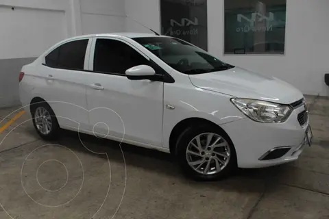 Chevrolet Aveo LS usado (2018) color Blanco financiado en mensualidades(enganche $64,500 mensualidades desde $5,272)