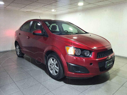 Chevrolet Aveo LT usado (2015) color Rojo precio $189,000