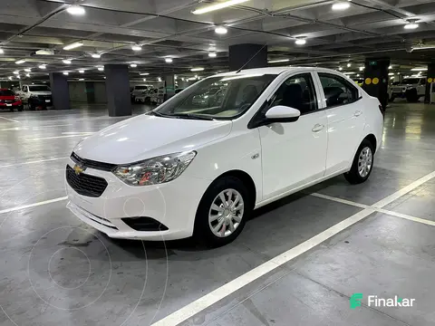 Chevrolet Aveo LS Aut usado (2023) color Blanco precio $214,000