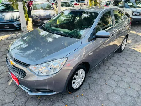 Chevrolet Aveo LS usado (2022) color Gris financiado en mensualidades(enganche $58,319 mensualidades desde $5,180)