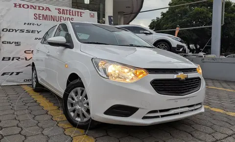 Chevrolet Aveo LS Aut usado (2023) color Blanco financiado en mensualidades(enganche $83,960 mensualidades desde $3,692)