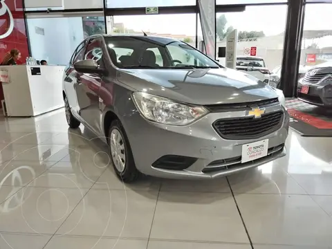 Chevrolet Aveo LS usado (2023) color Gris financiado en mensualidades(enganche $89,870 mensualidades desde $3,861)