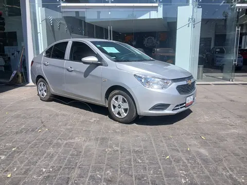 Chevrolet Aveo LS usado (2020) color plateado financiado en mensualidades(enganche $87,780 mensualidades desde $3,693)