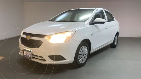 Chevrolet Aveo LS Aut usado (2022) color Blanco precio $205,000