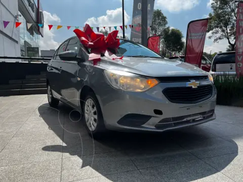 Chevrolet Aveo LS usado (2023) color Gris financiado en mensualidades(enganche $85,063 mensualidades desde $3,579)