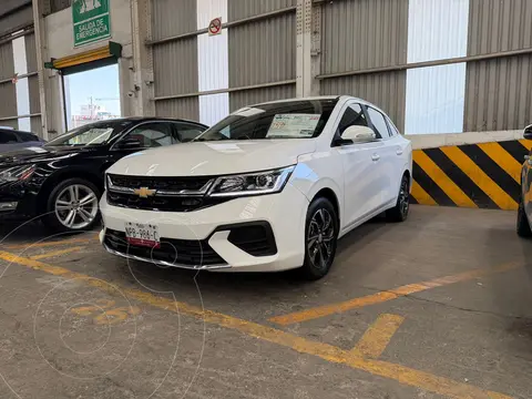 Chevrolet Aveo LT Plus usado (2024) color Blanco financiado en mensualidades(enganche $63,000 mensualidades desde $5,800)