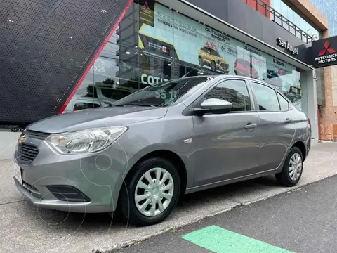 Chevrolet Aveo LS usado (2023) color Gris financiado en mensualidades(enganche $51,296 mensualidades desde $4,895)