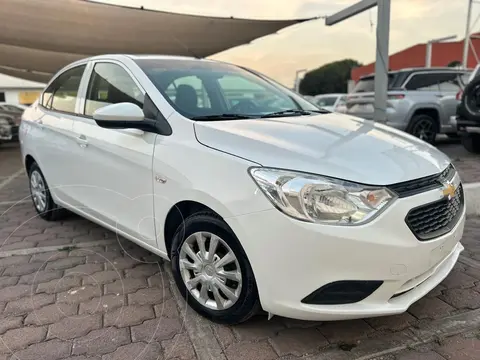 Chevrolet Aveo LS Aut usado (2022) color Blanco precio $210,000