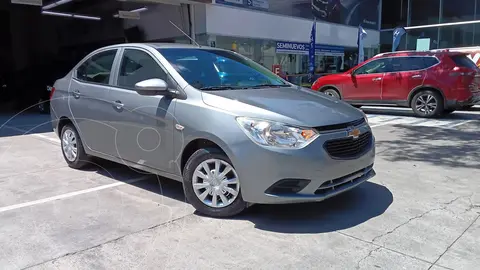Chevrolet Aveo LS usado (2023) color Gris financiado en mensualidades(enganche $91,417 mensualidades desde $3,846)