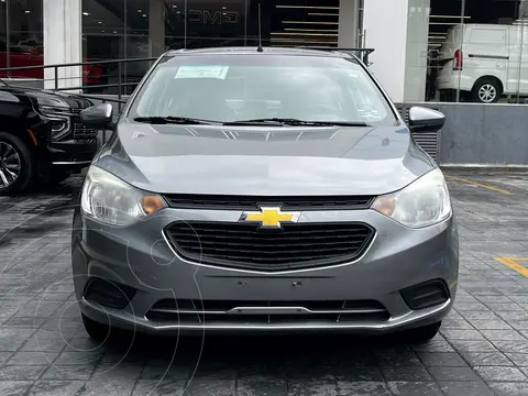 Chevrolet Aveo LS usado (2023) color Gris financiado en mensualidades(enganche $66,768 mensualidades desde $4,449)
