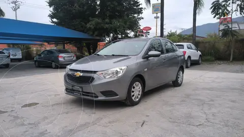 Chevrolet Aveo LS usado (2023) color Gris financiado en mensualidades(enganche $29,766 mensualidades desde $5,538)