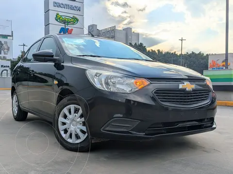 Chevrolet Aveo LS usado (2023) color Negro financiado en mensualidades(enganche $81,844 mensualidades desde $3,516)