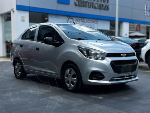 Chevrolet Beat Hatchback LT usado (2021) color plateado financiado en mensualidades(enganche $55,212 mensualidades desde $3,679)