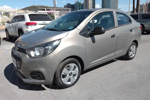 foto Chevrolet Beat Hatchback LT usado (2018) color Gris precio $203,000