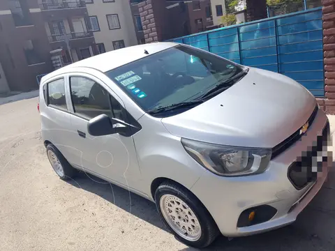 Chevrolet Beat Hatchback LT usado (2020) color Gris precio $180,000