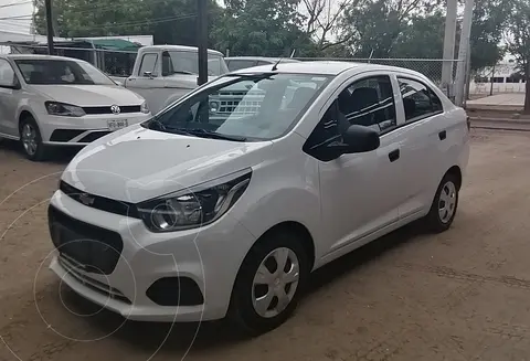Chevrolet Beat Notchback LT usado (2021) color Blanco precio $175,000