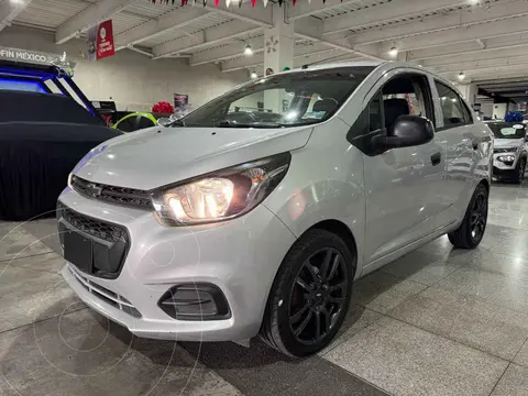 Chevrolet Beat Notchback LT usado (2019) color Plata precio $185,000