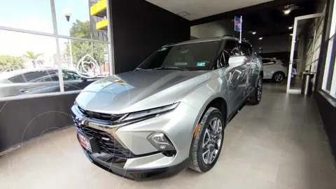 Chevrolet Blazer RS usado (2023) color plateado financiado en mensualidades(enganche $188,025 mensualidades desde $14,378)