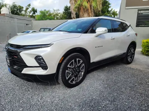 Chevrolet Blazer RS usado (2023) color Blanco financiado en mensualidades(enganche $174,975 mensualidades desde $12,300)